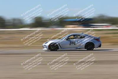 media/Oct-04-2025-OnGrid (Sat) [[44bd565ffa]]/Green Group/Grapevine/